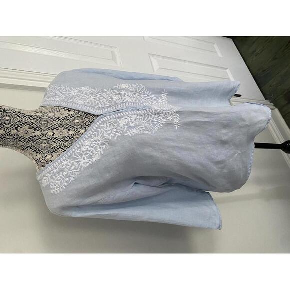 Saks fifth avenue light blue linen embroidered floral coastal 3/4 sleeve top M/L - Picture 3 of 5